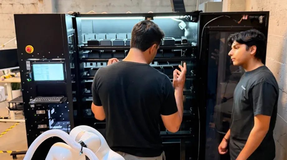 Builders integrating Openshelf storage with the Zeon robotic bench
